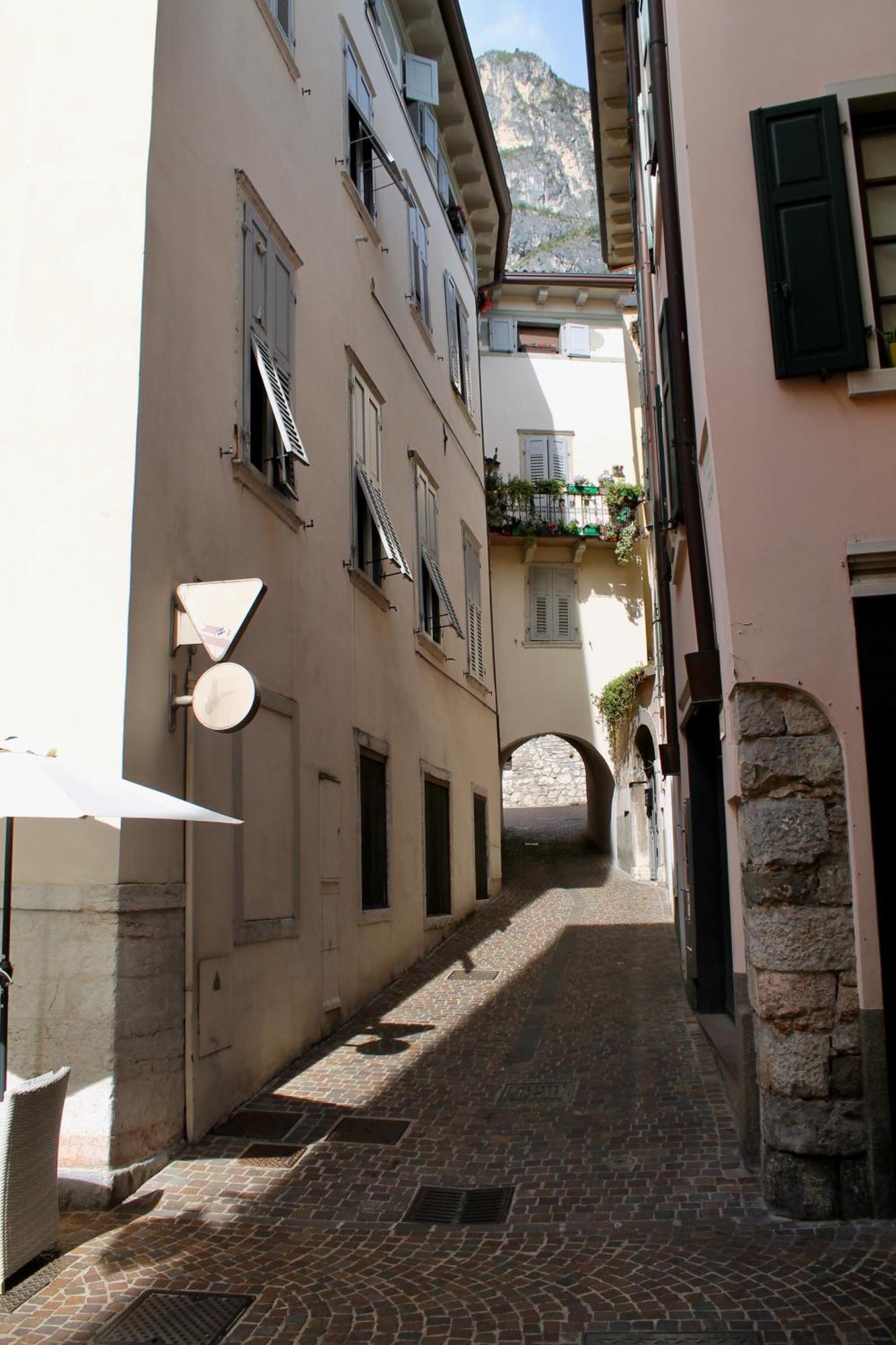 Ferienwohnung Casa Riva - Bilocale In Centro Storico Exterior foto