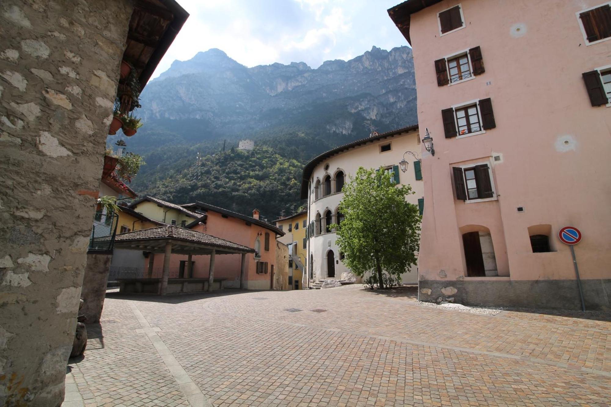 Ferienwohnung Casa Riva - Bilocale In Centro Storico Exterior foto